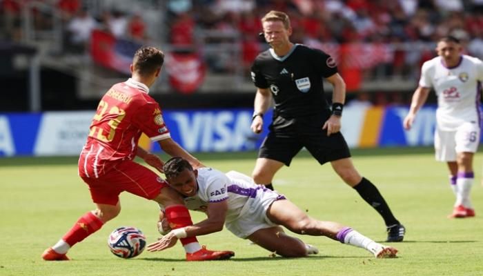 عاجل: هل استحق رحيمي ركلة جزاء ضد الوداد؟