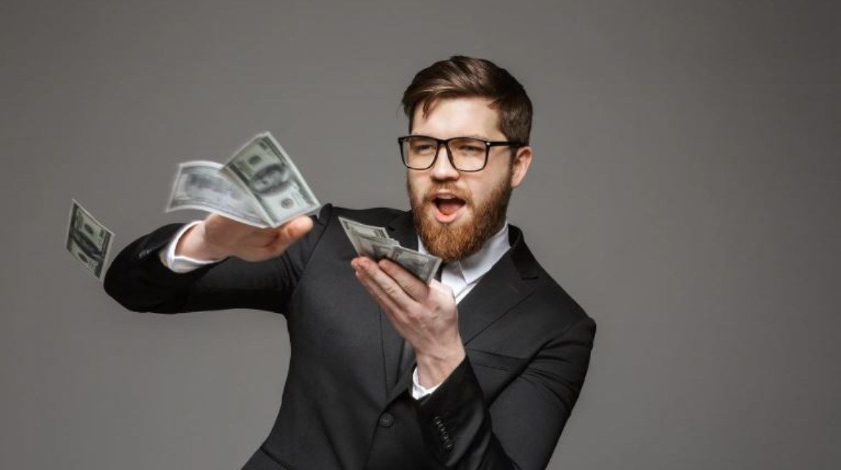 عاجل: السر في المحفظة.. عادة تجعلك أكثر سعادة ممن يملك المال