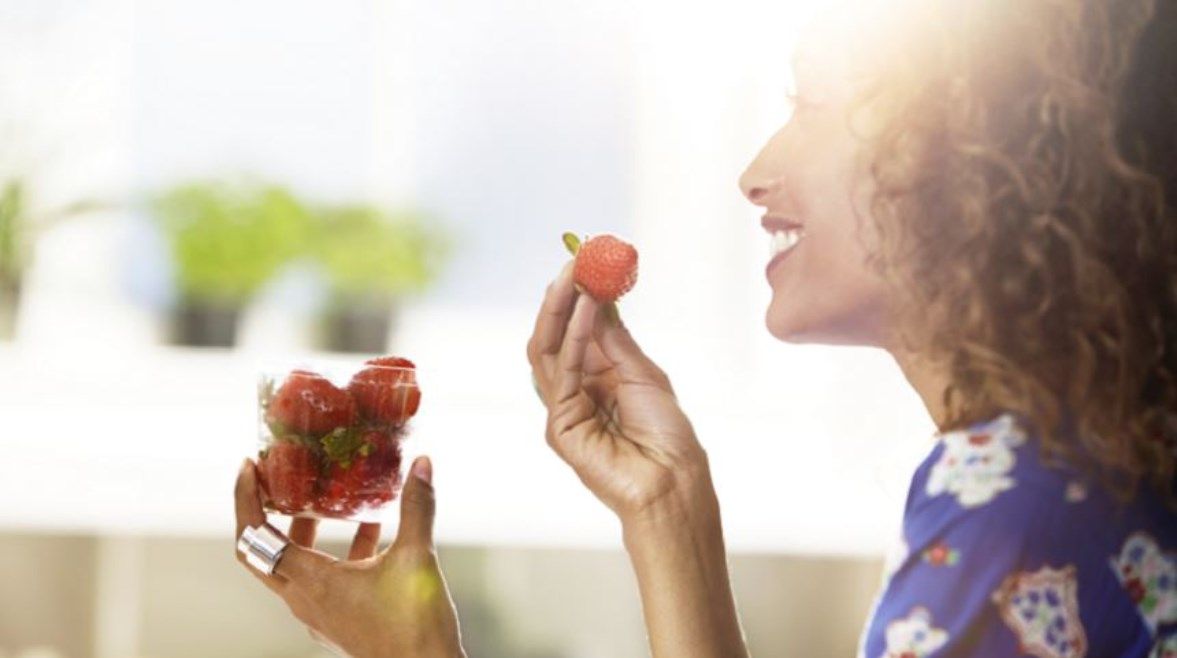 عاجل: صيدلية طبيعية.. 5 فواكه تعزز المناعة وتقاوم الأمراض في الصيف