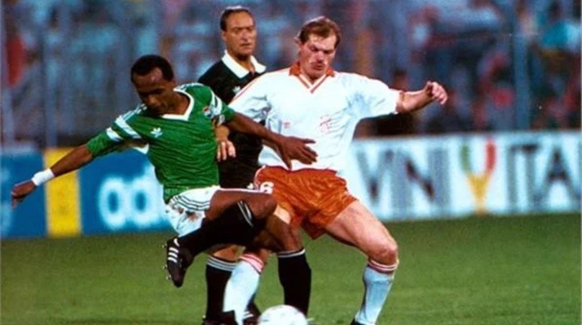 عاجل: “تيجانا الكرة المصرية”.. إسماعيل يوسف بدأ فوق أسطح إمبابة حتى وصل للمونديال