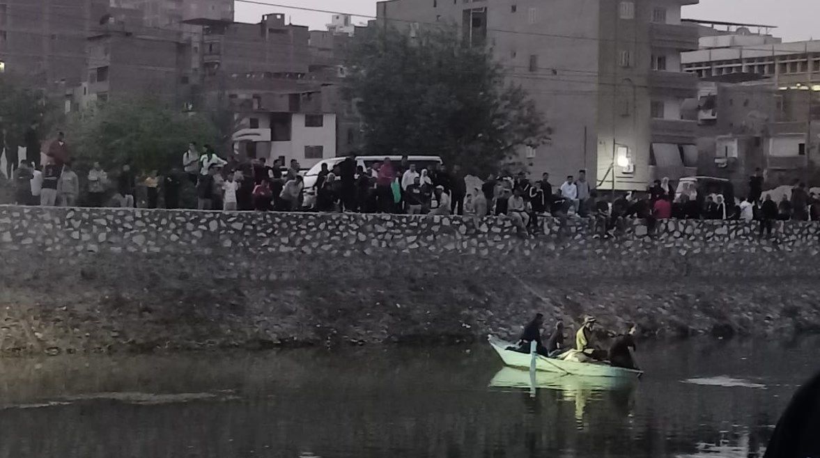 عاجل: مصرع 3 فتيات وشاب إثر غرق مركب بالمنيا.. والإنقاذ يواصل البحث عن آخرين