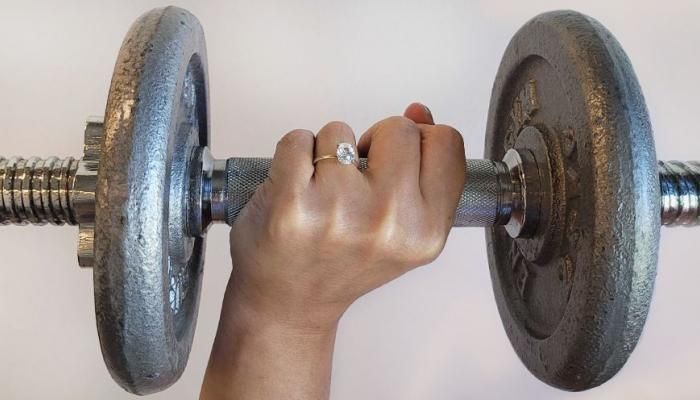 عاجل: قبل ممارسة الرياضة.. 6 أسباب تجبرك على خلع دبلة الزواج