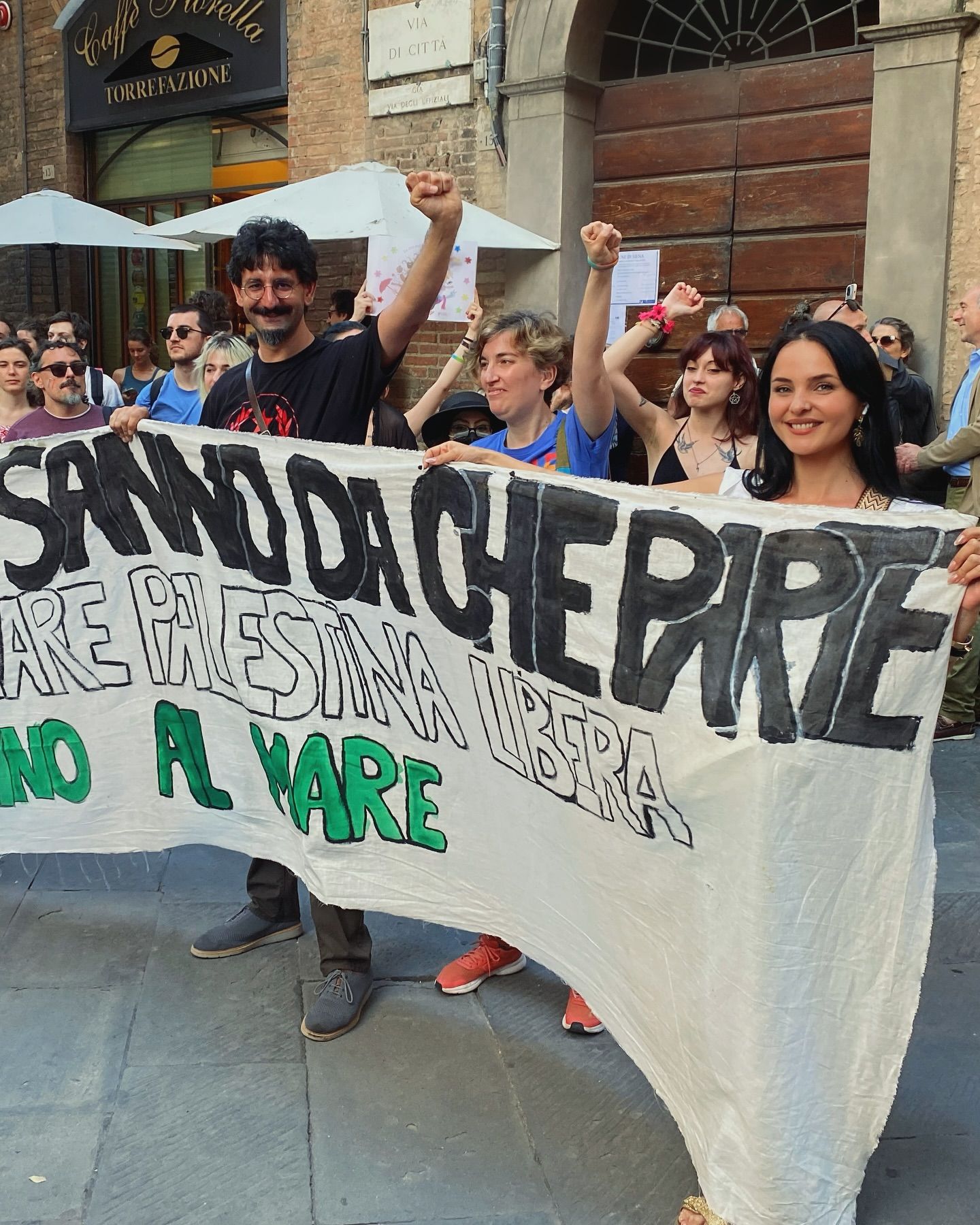 عاجل: هددوها بالقتل.. ما لا تعرفه عن نيكول جينيس صاحبة فيديو التهكم على الإسرائيليين