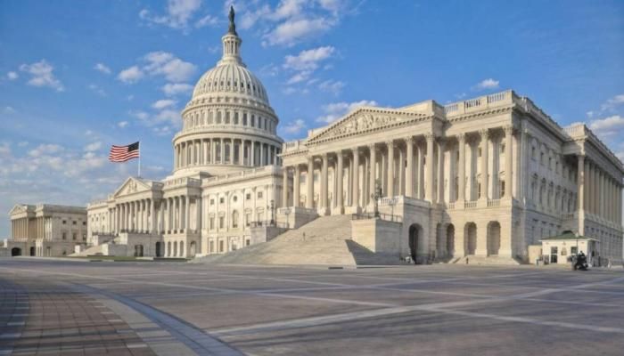 عاجل: «لعب بالنار».. كيف يتنازل الكونغرس الأمريكي عن سلطاته طوعاً؟