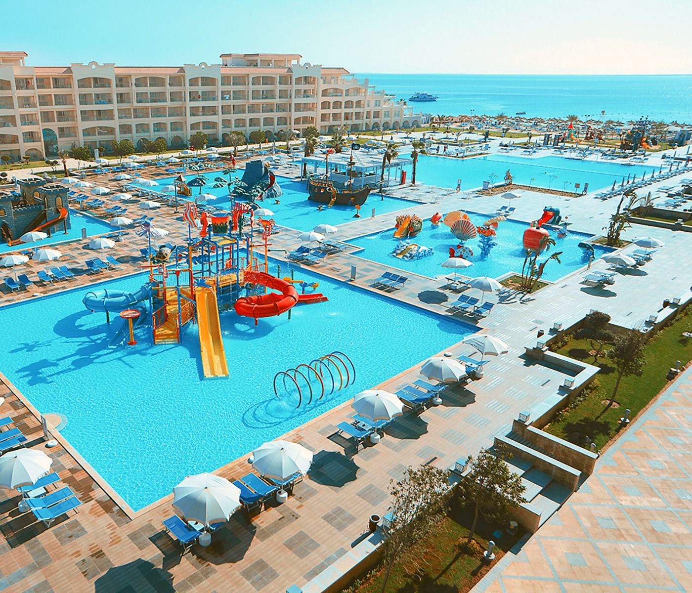 عاجل: 4 منتجعات لـ”بيك الباتروس” ضمن قائمة أفضل 100 على مستوى العالم