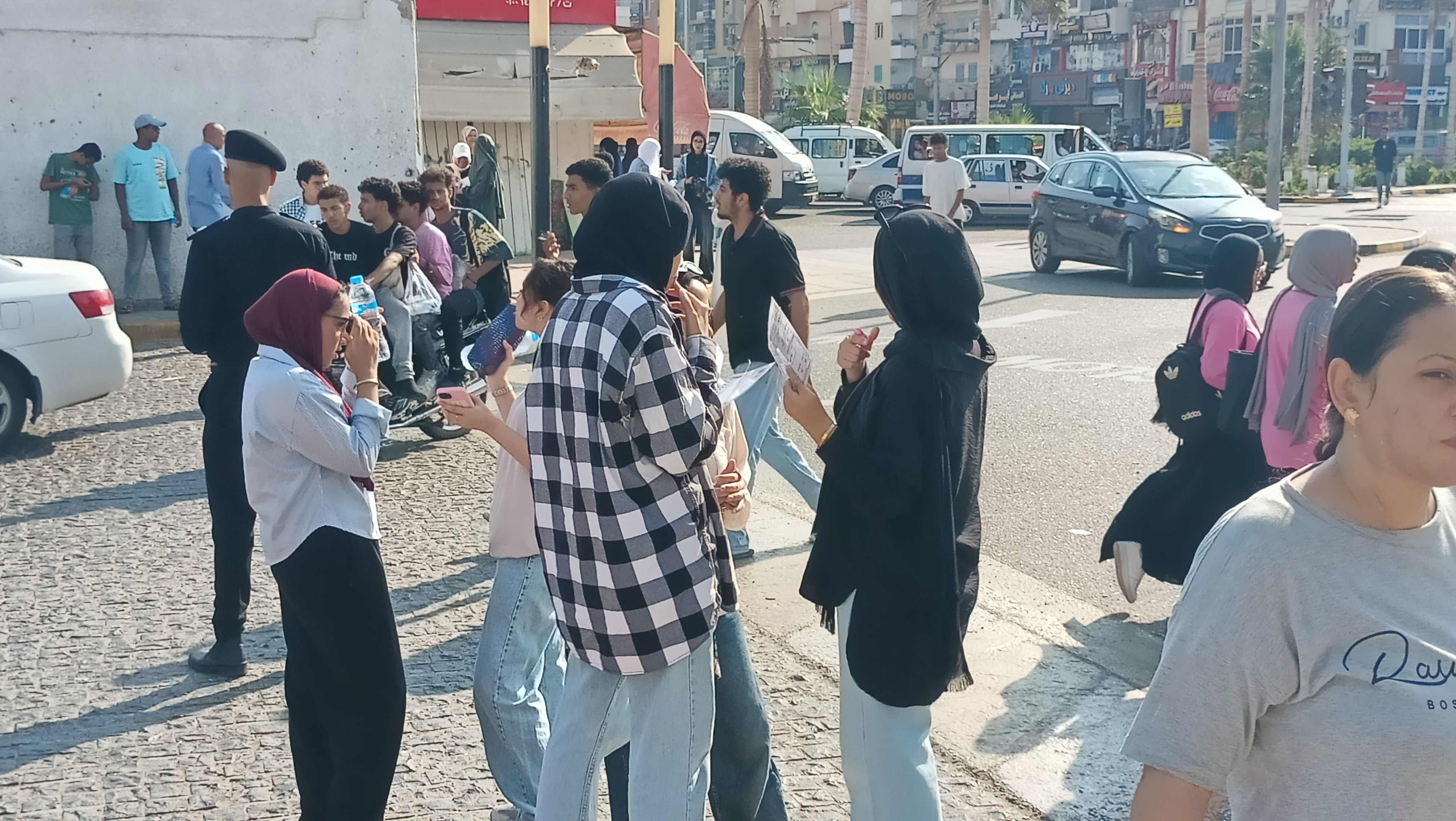 عاجل: 4154 طالبا يؤدون امتحان الإنجليزي للثانوية بالبحر الأحمر (فيديو)