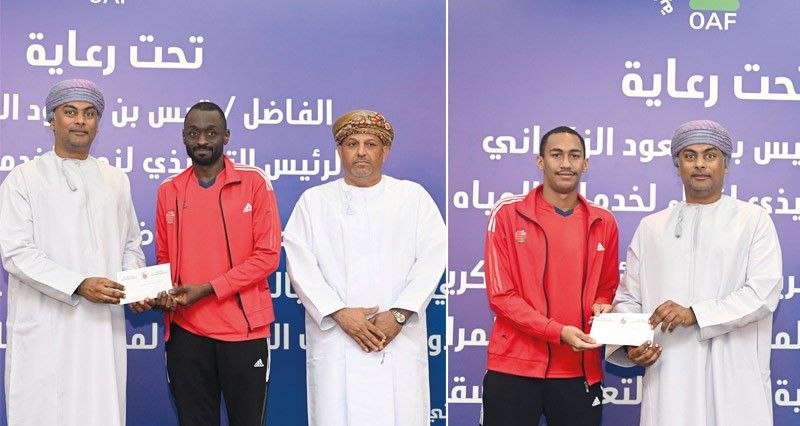 الاتحاد العماني للرياضات المائية يكرم منتخب السباحة