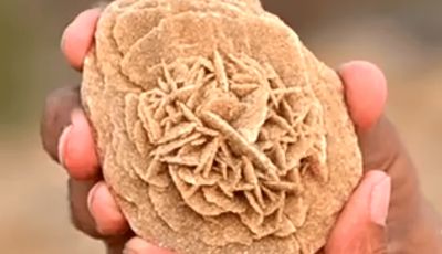 عاجل: يحيى عسيري.. هواية تقود إلى تحف صخرية في جبال المملكة