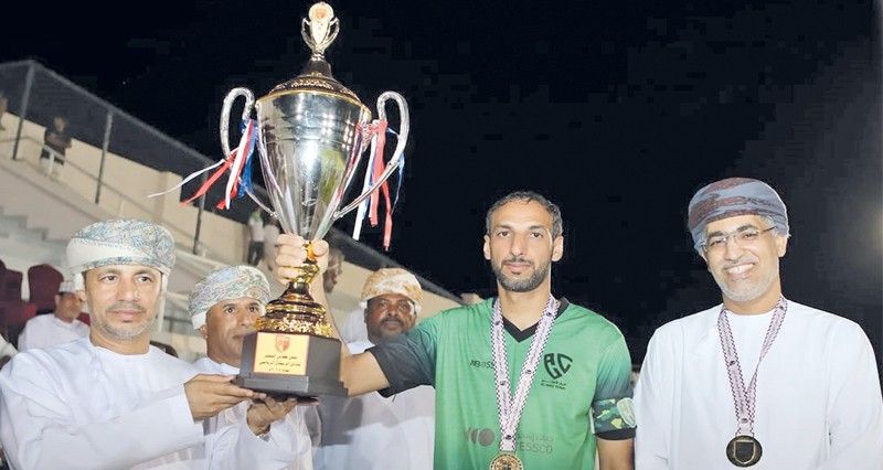 الأهلي يتوج بطلا لكأس السوبر بنادي الرستاق