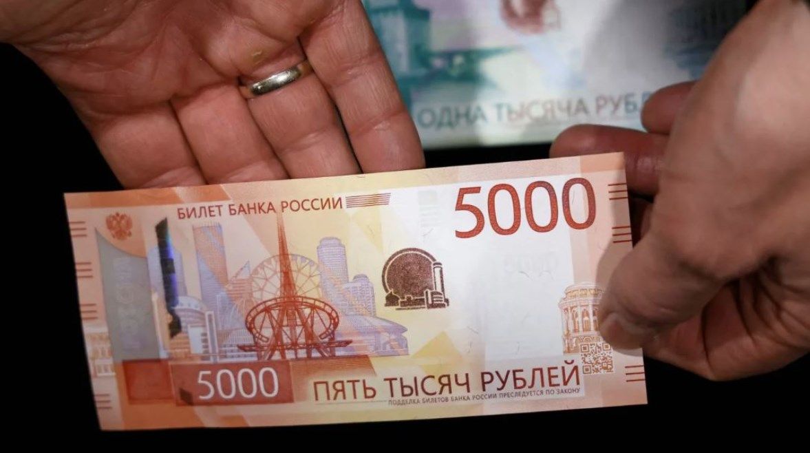 عاجل: اللجوء للروبل الروسي.. هل يحل أزمة الديون في مصر؟