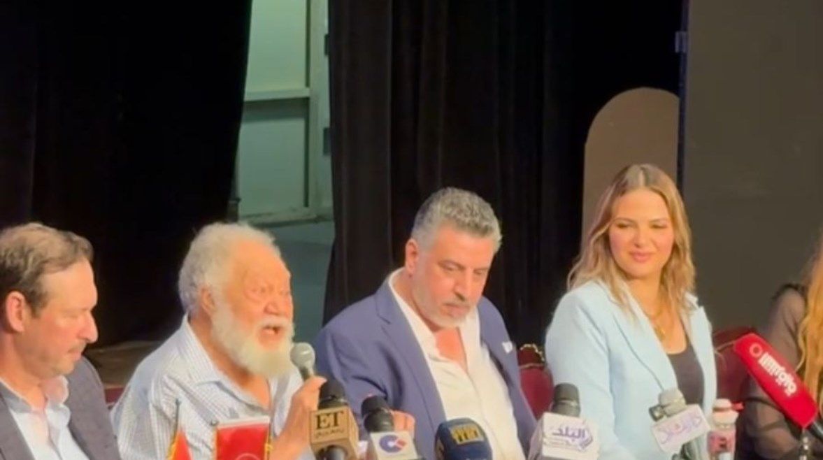 عاجل: بين الحريق ورائحة الخشب.. يحيى الفخراني يروي ذكرياته مع المسرح القومي