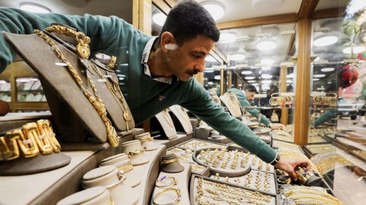 عاجل: الذهب يرتفع بدعم من تراجع الدولار وانحسار التوترات الجيوسياسية