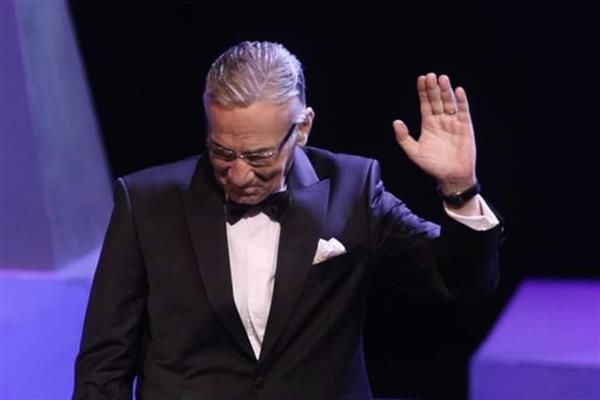 عاجل: ذكرى رحيل ابن الذوات.. رحلة عزت أبو عوف من القصر المسكون إلى الفن