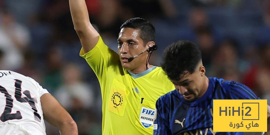 عاجل: فيديو : الحكم يرتكب خطأ فادح أمام الهلال