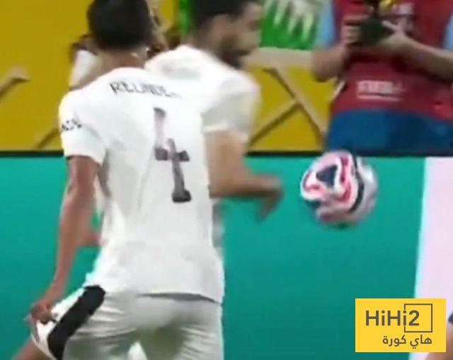 عاجل: فيديو : الحكم يرتكب خطأ فادح أمام الهلال