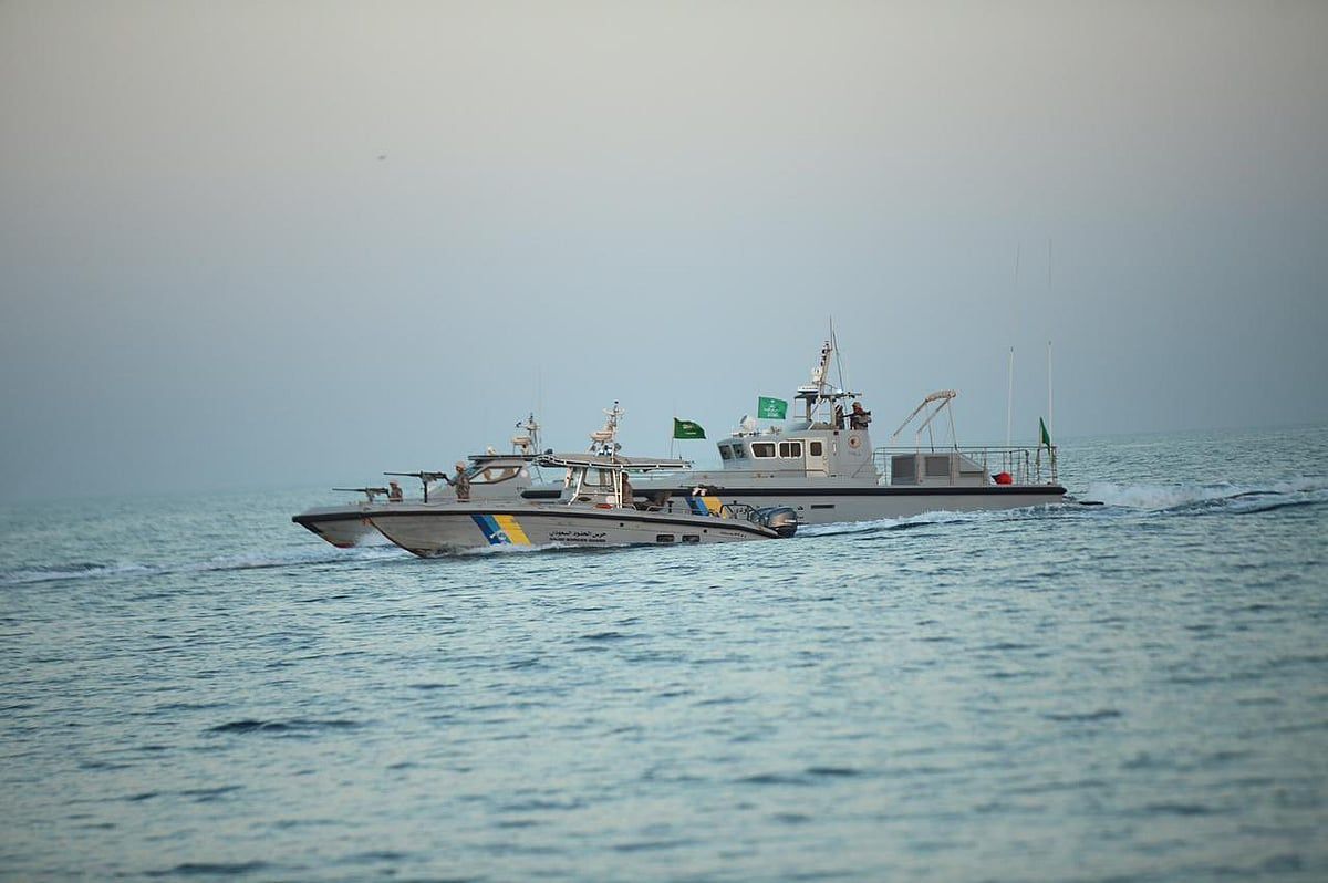 عاجل: حرس الحدود بالمنطقة الشرقية ينقذ مواطنًا من الغرق أثناء ممارسة السباحة