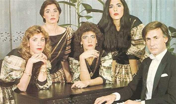 عاجل: ذكرى رحيل ابن الذوات.. رحلة عزت أبو عوف من القصر المسكون إلى الفن