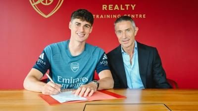 أرسنال يعلن تعاقده مع حارس تشيلسي