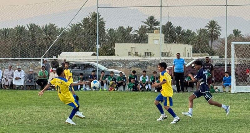 إثارة وتنافس فـي بطولتي فريق الصحراء للبراعم والناشئين لكرة القدم ببهلاء