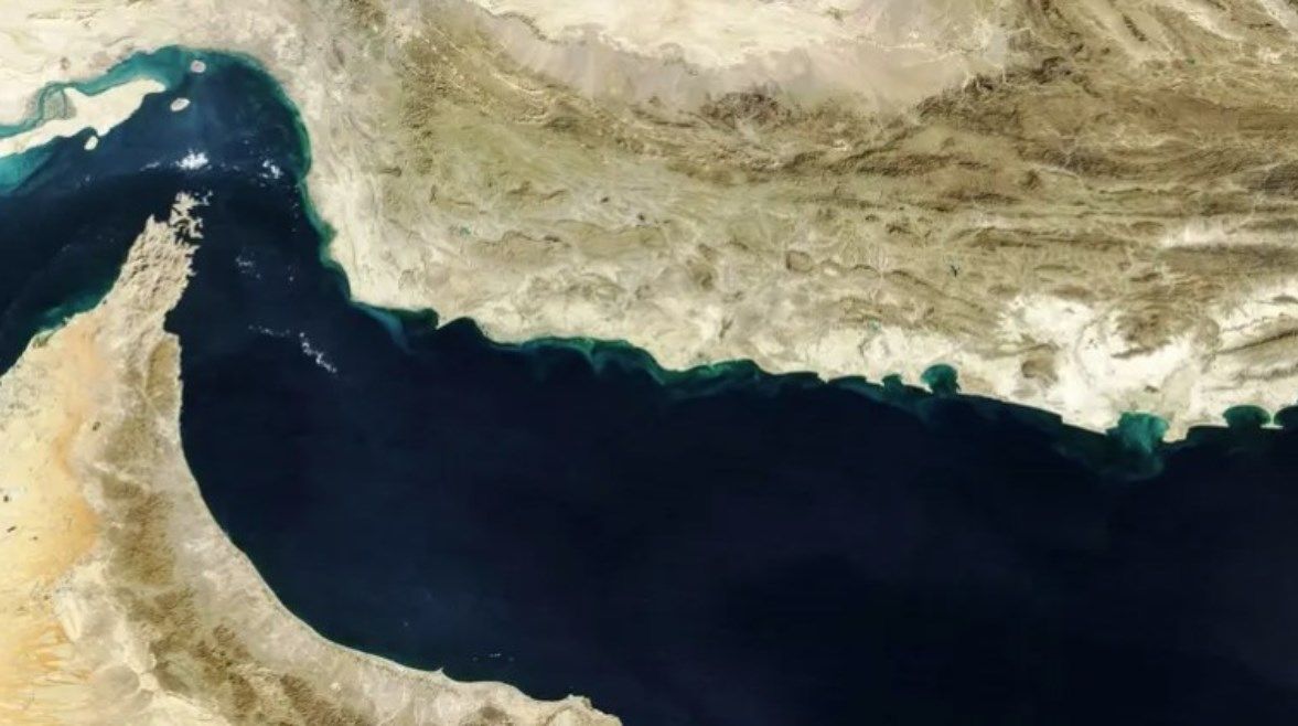 عاجل: مسؤولان أمريكيان: إيران استعدت لتلغيم مضيق هرمز بعد الضربة الإسرائيلية