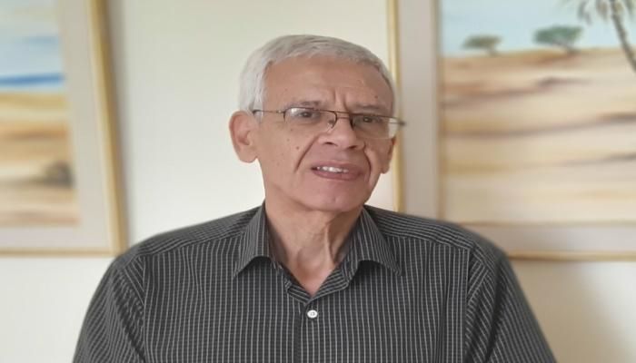 عاجل: بعد صراع مع سرطان الرئة.. رحيل المفكر الليبي نجيب الحصادي عن عمر 72 عاما