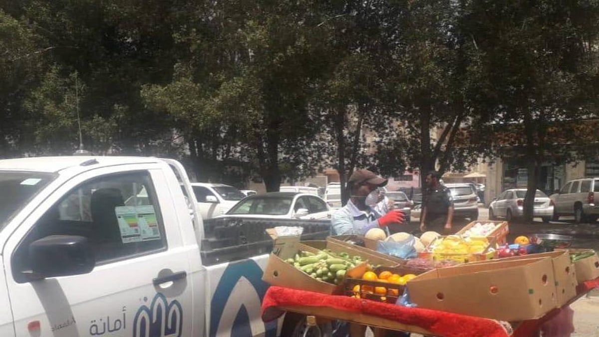 عاجل: أمانة جدة تصادر أكثر من 3 أطنان من الخضروات والفواكه ضمن حملة رقابية