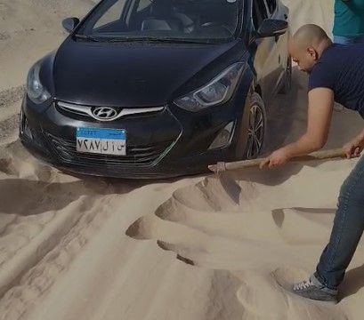 عاجل: سكان “تجمع النهايات” برأس سدر يناشدون الحكومة لإنقاذهم من”طريق الموت”