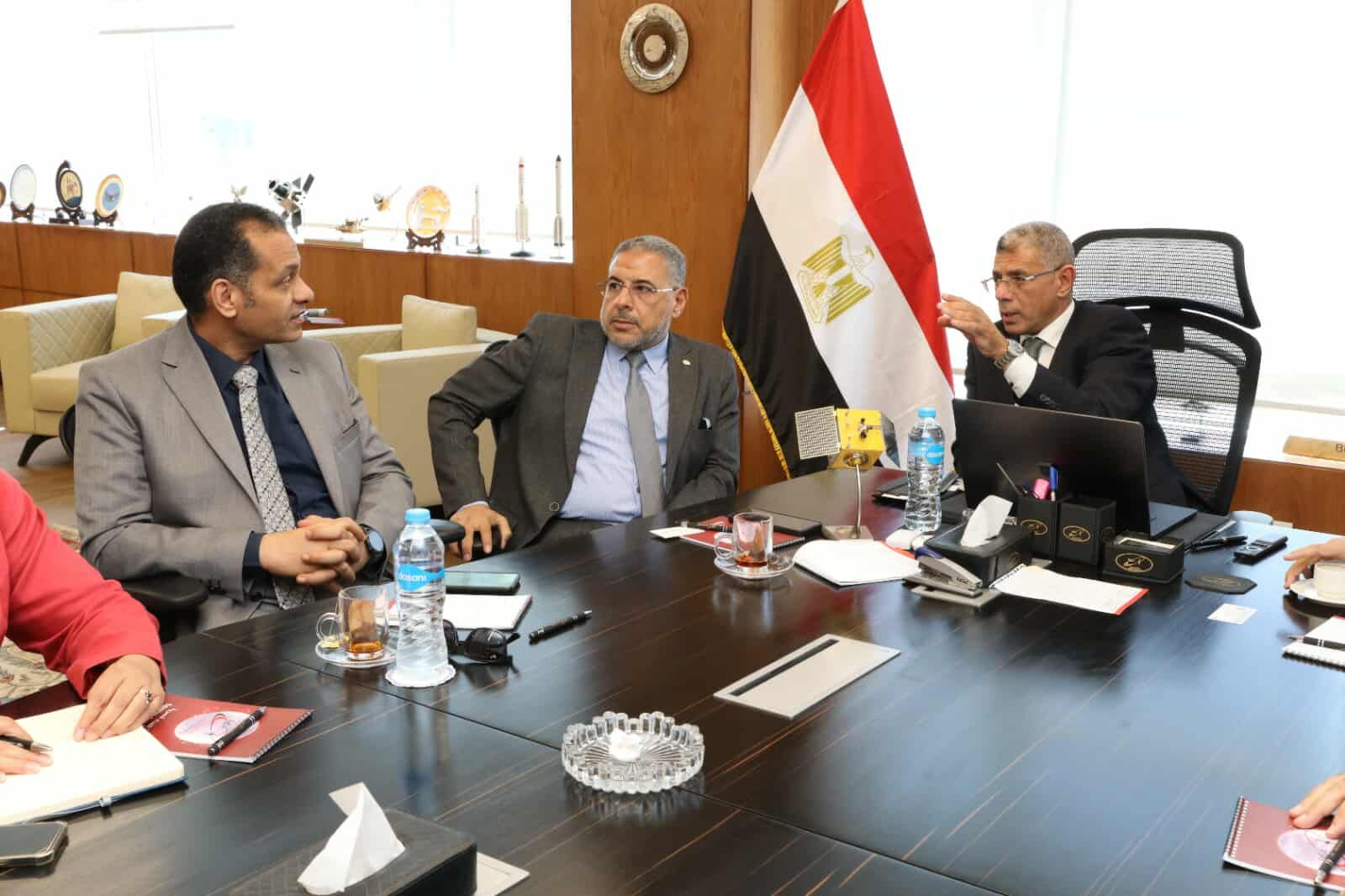 الرئيس التنفيذي لوكالة الفضاء المصرية يستقبل رئيس المركز القومي لبحوث المياه لبحث سبل التعاون المشترك في مجالات الموارد المائية وتكنولوجيا الفضاء