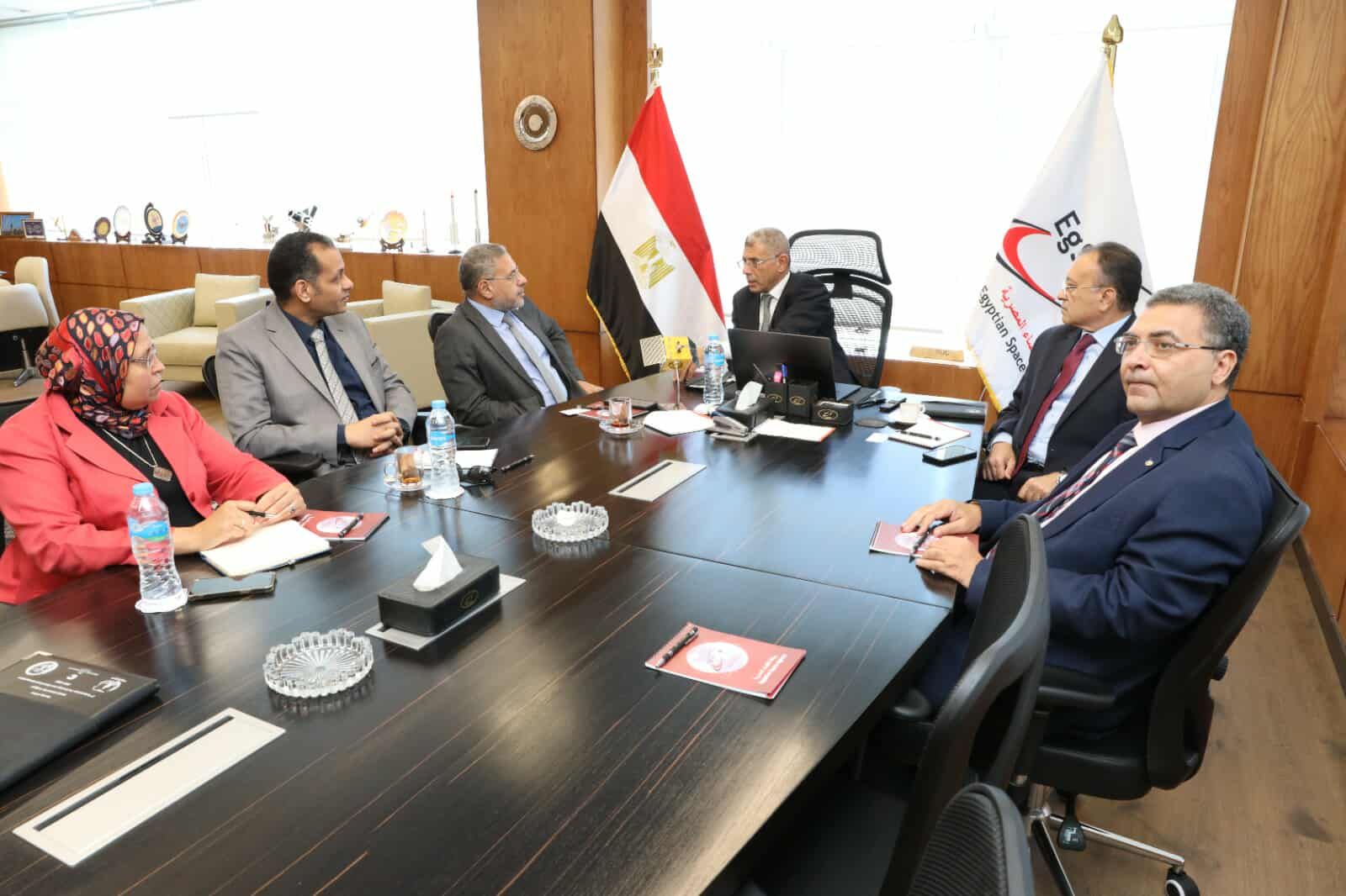 الرئيس التنفيذي لوكالة الفضاء المصرية يستقبل رئيس المركز القومي لبحوث المياه لبحث سبل التعاون المشترك في مجالات الموارد المائية وتكنولوجيا الفضاء
