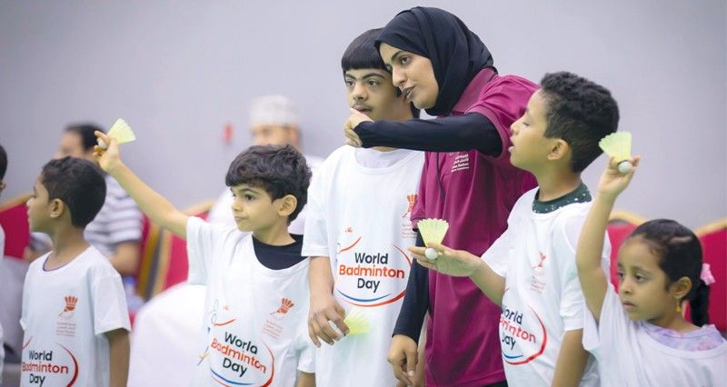 اللجنة العمانية لألعاب المضرب تحتفي باليوم العالمي للريشة الطائرة