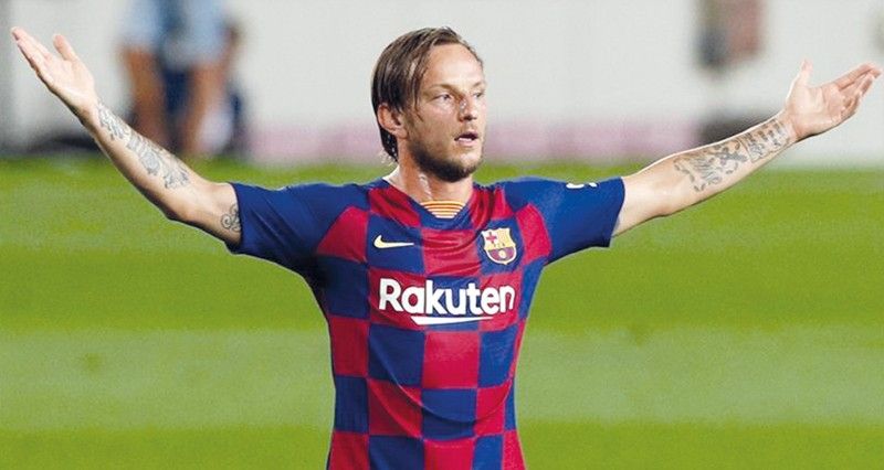 الكرواتي راكيتيتش يعتزل كرة القدم