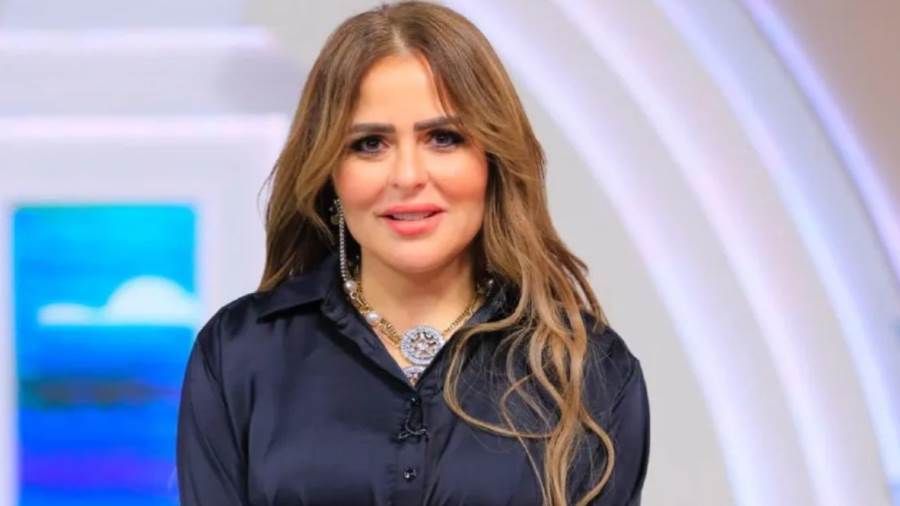 بعد الفنانة الدنماركية والفنان الفرنسي.. فنانة ثالثة تتهم طليقة السقا بسرقة لوحتها بعد الفنانة الدنماركية ليزا نيلسون والفنان الفرنسي سيتي أطلت فنانة تشكيلية ثالثة وهي الألمانية كارولين ويندل إقرأ المزيد