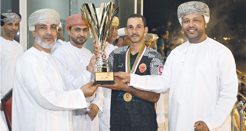فريق السد يحافظ على لقبه ويتوج بطلا لدوري الهواة بإزكي