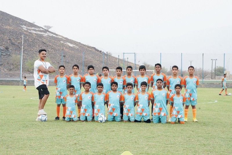 65 لاعبا فـي الفئات العمرية يواصلون تدريباتهم بأكاديمية ستار ببهلاء