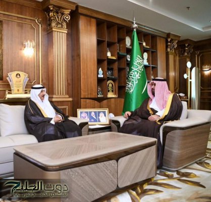 أمير جازان يلتقي مدير مركز الإنتاج الإذاعي والتلفزيوني لتعزيز التعاون الإعلامي بالمنطقة