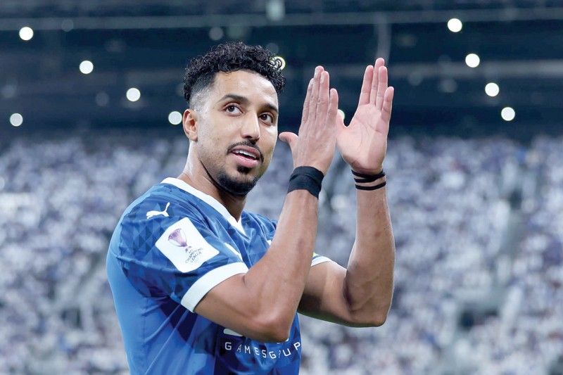 الدوسري يعود إلى تدريبات الهلال بعد شفائه من الإصابة