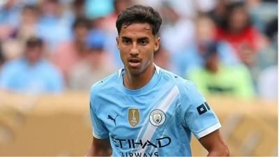 سيتي يعير مدافعه ريس إلى جيرونا