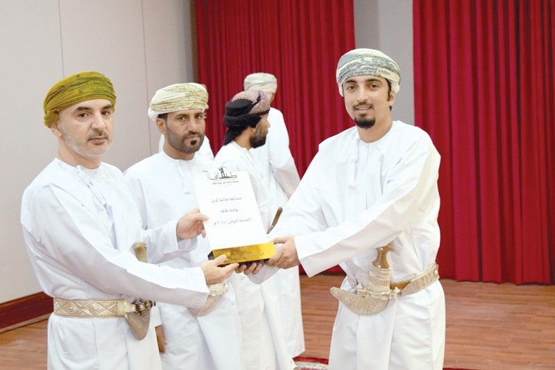 تكريم الفائزين فـي منافسات محالبة الإبل بولاية طاقة