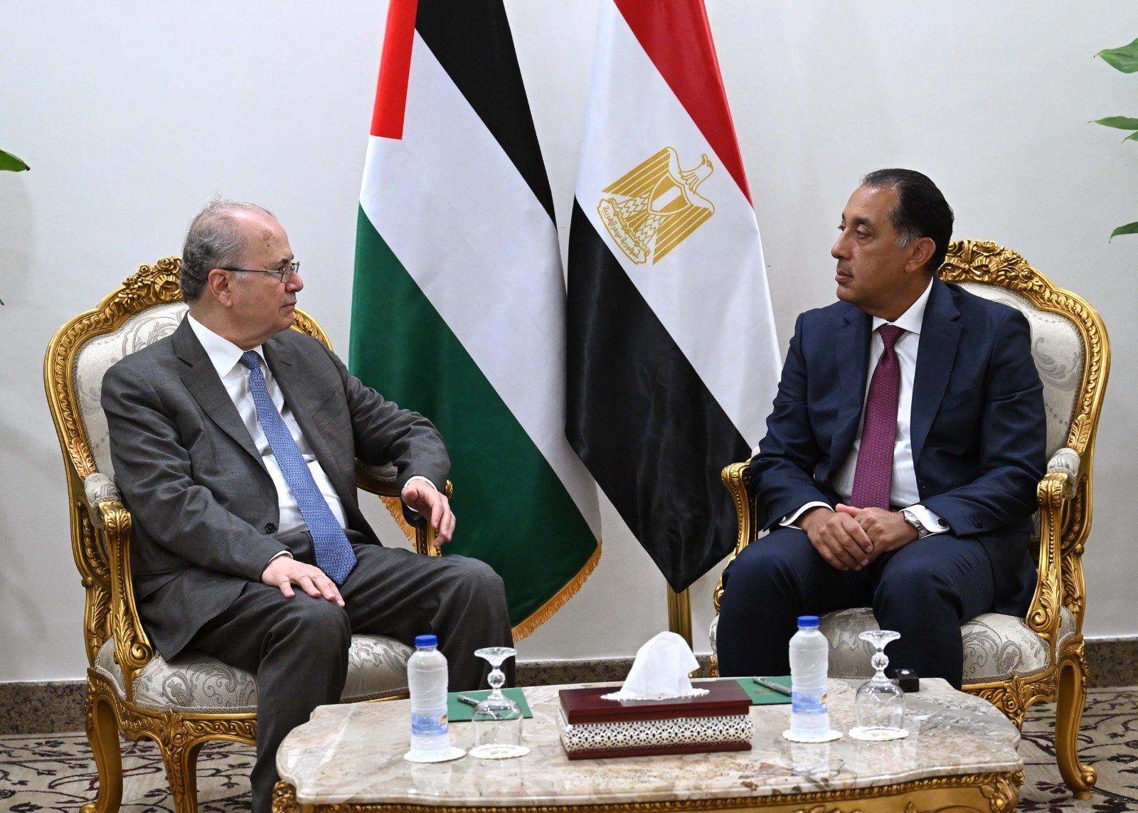 رئيس الوزراء يستقبل نظيره الفلسطينى ويؤكد موقف مصر الثابت تجاه القضية الفلسطينية