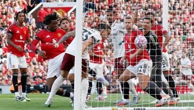 أرسنال يُسقط مانشستر يونايتد في معقله