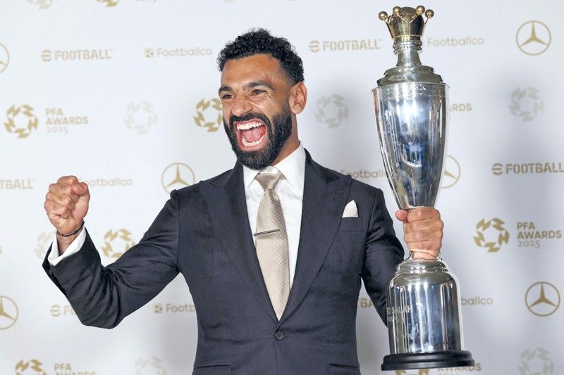محمد صلاح يدخل التاريخ بحصوله على جائزة «لاعب العام» للمرة الثالثة