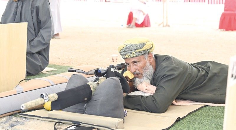بدء منافسات بطولة خريف ظفار للرماية بالأسلحة التقليدية