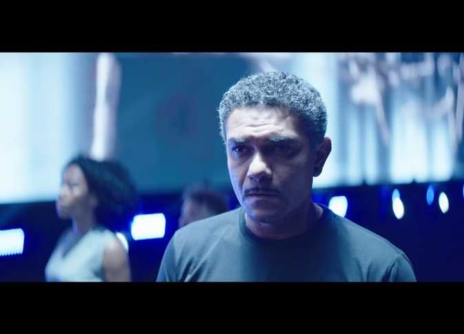 بالشنب والوشم.. آسر ياسين يظهر بلوك جديد في فيلم «وتر واحد»
