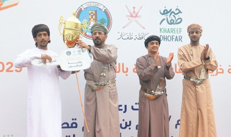 تكريم الفائزين فـي منافسات بطولة خريف ظفار للرماية بالأسلحة التقليدية