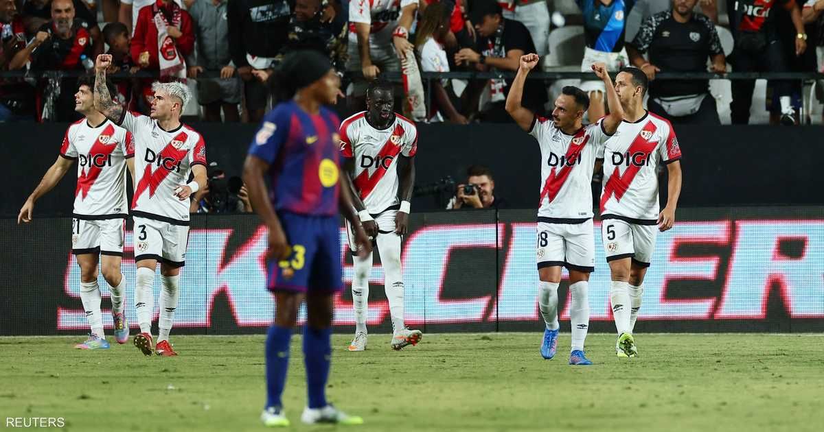 العالم اليوم - برشلونة يتعثر أمام رايو فايكانو.. و"أزمة الفار" تثير الجدل