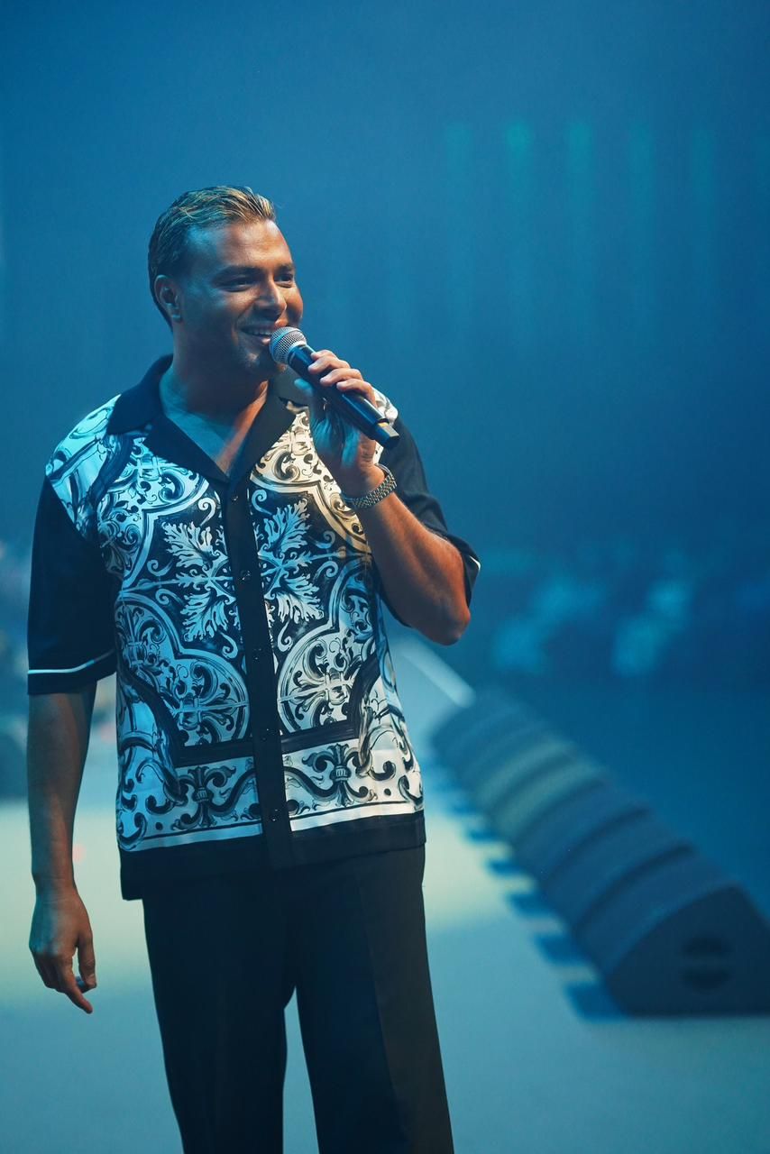 رامي صبري يخطف الأنظار فى دبي بأضخم حضور جماهيري لأبناء الخليج العربي