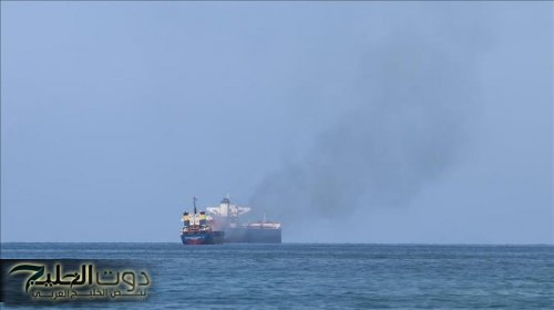 الحوثيون يعلنون إصابة سفينة إسرائيلية بالبحر الأحمر