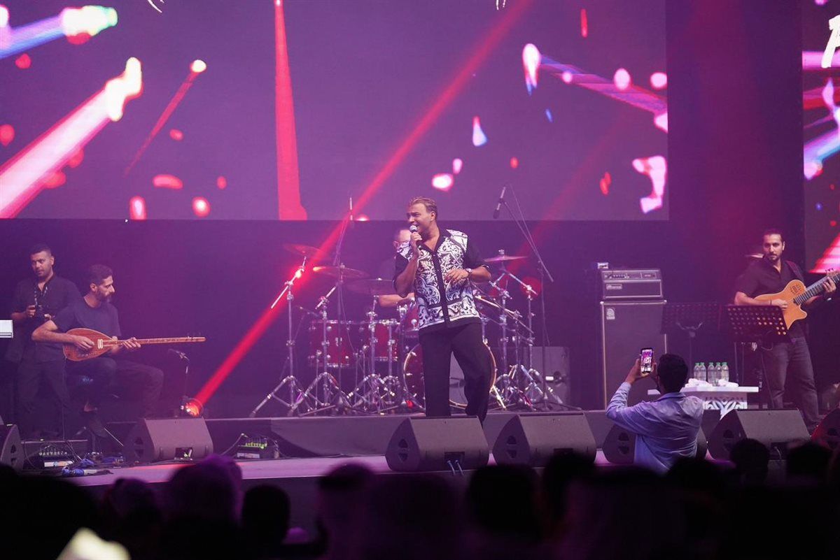 رامي صبري يخطف الأنظار فى دبي بأضخم حضور جماهيري لأبناء الخليج العربي