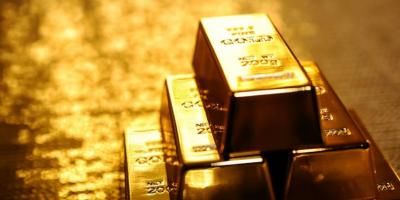 الذهب يتألق عند قمة 4 أشهر