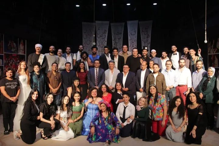 وزير الثقافة يشهد العرض المسرحي “حواديت” بمركز الإبداع الفني ويشيد بأداء المواهب الشابة